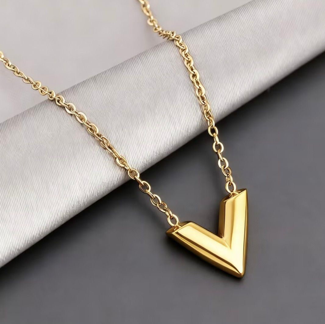 Fashion Letter V-Shaped Stainlee Steel Jewelry Necklace For Women